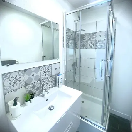 Apartment Le Sunset-cosy Appart Avec Parking Et Balcon *